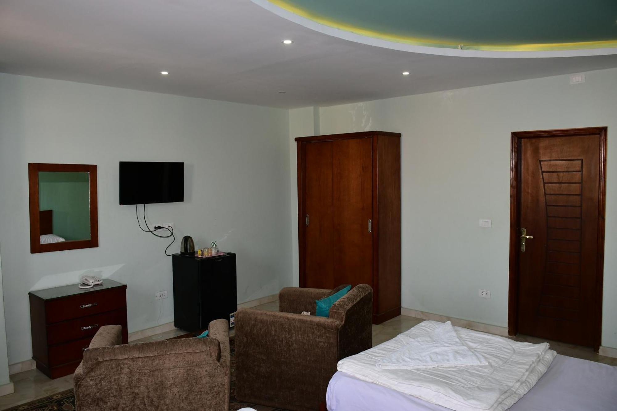 Grand Golden Pyramids View Hotel Kafrat al Jabal Luaran gambar